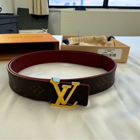 Louis Vuitton Initiales Reversible 30mm Belt, Cherry Red and Monogram Canvas - Picture 2 of 12